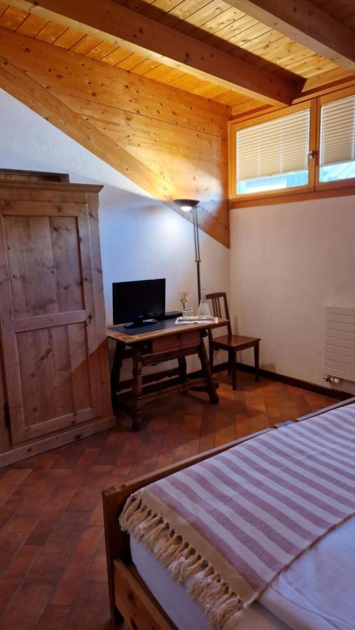 Bed and Breakfast Weisses Kreuz - Crusch Alva Samedan Esterno foto