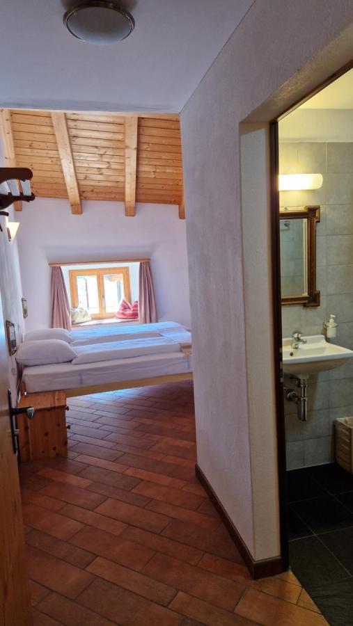 Bed and Breakfast Weisses Kreuz - Crusch Alva Samedan Esterno foto