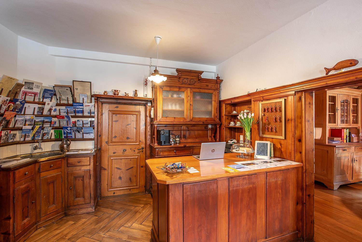 Bed and Breakfast Weisses Kreuz - Crusch Alva Samedan Esterno foto