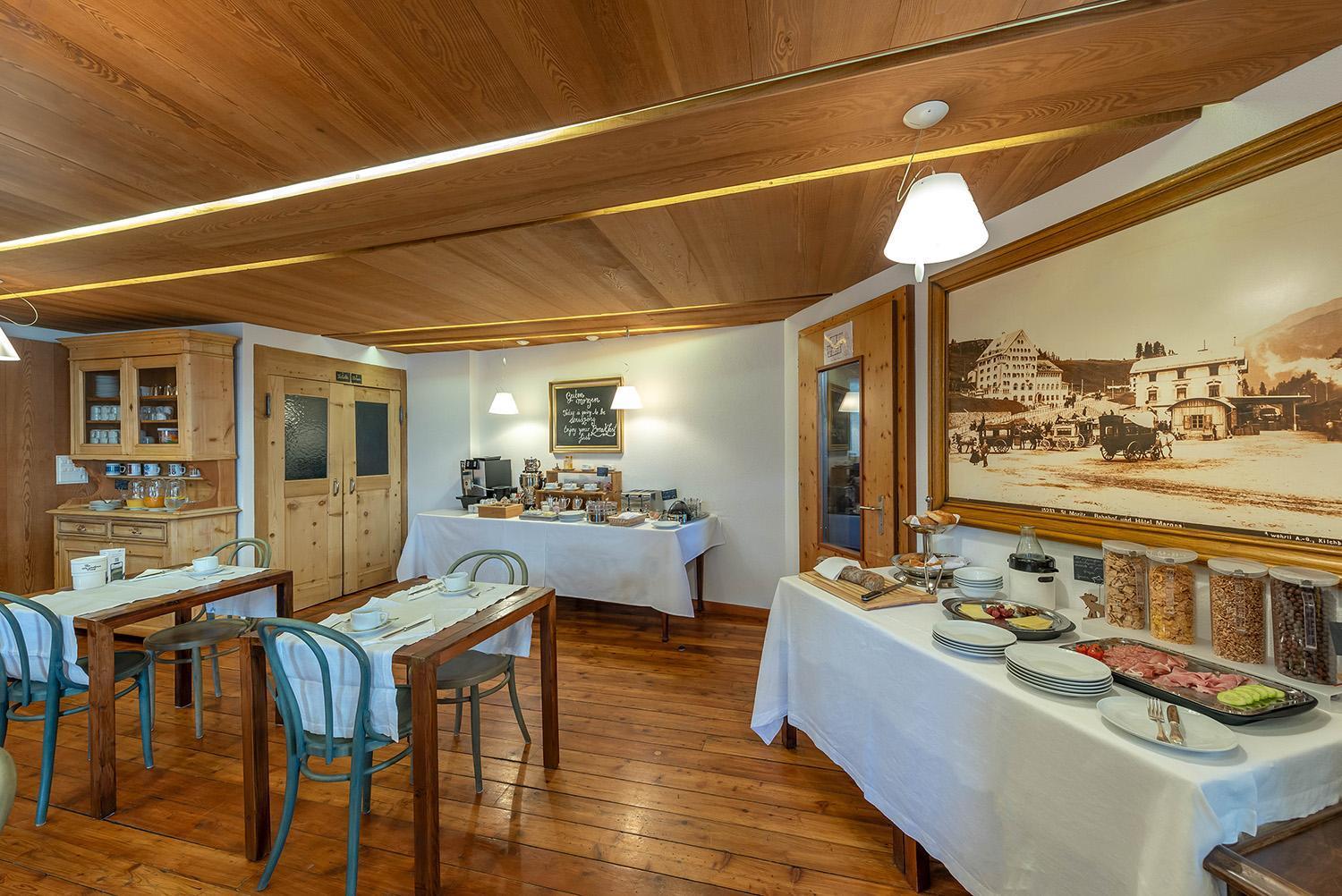 Bed and Breakfast Weisses Kreuz - Crusch Alva Samedan Esterno foto